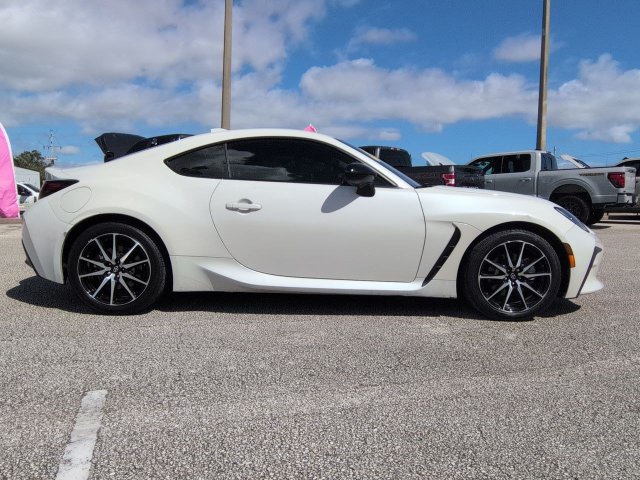 Used 2024 Toyota GR86 RWD image 3