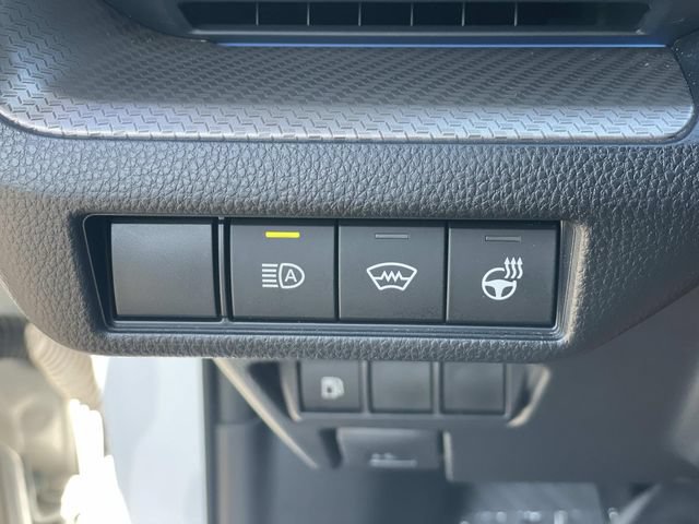 Used 2024 Toyota Prius XLE FWD image 17