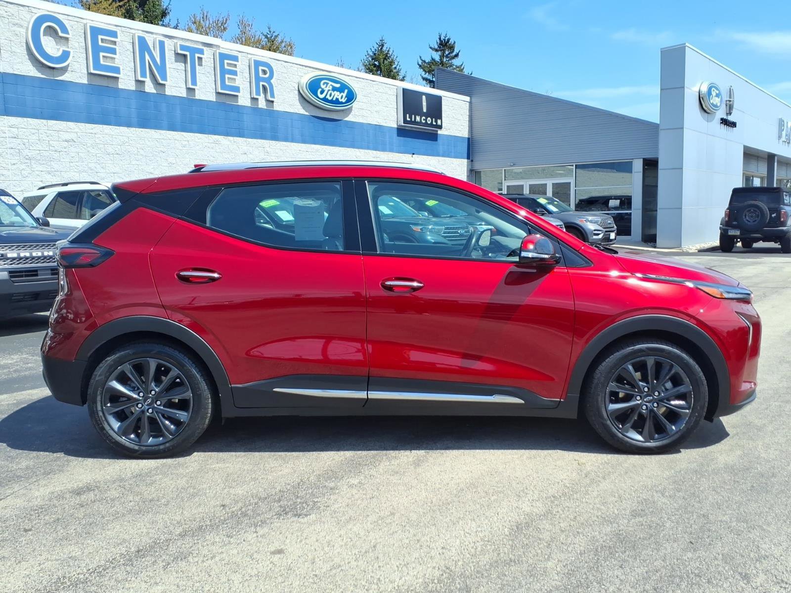 Used 2022 Chevrolet Bolt EUV Premier w/ Launch Edition image 6