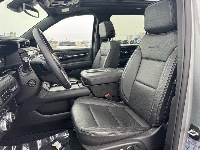 Used 2023 GMC Yukon XL Denali w/ LPO, Floor Liner Package image 15