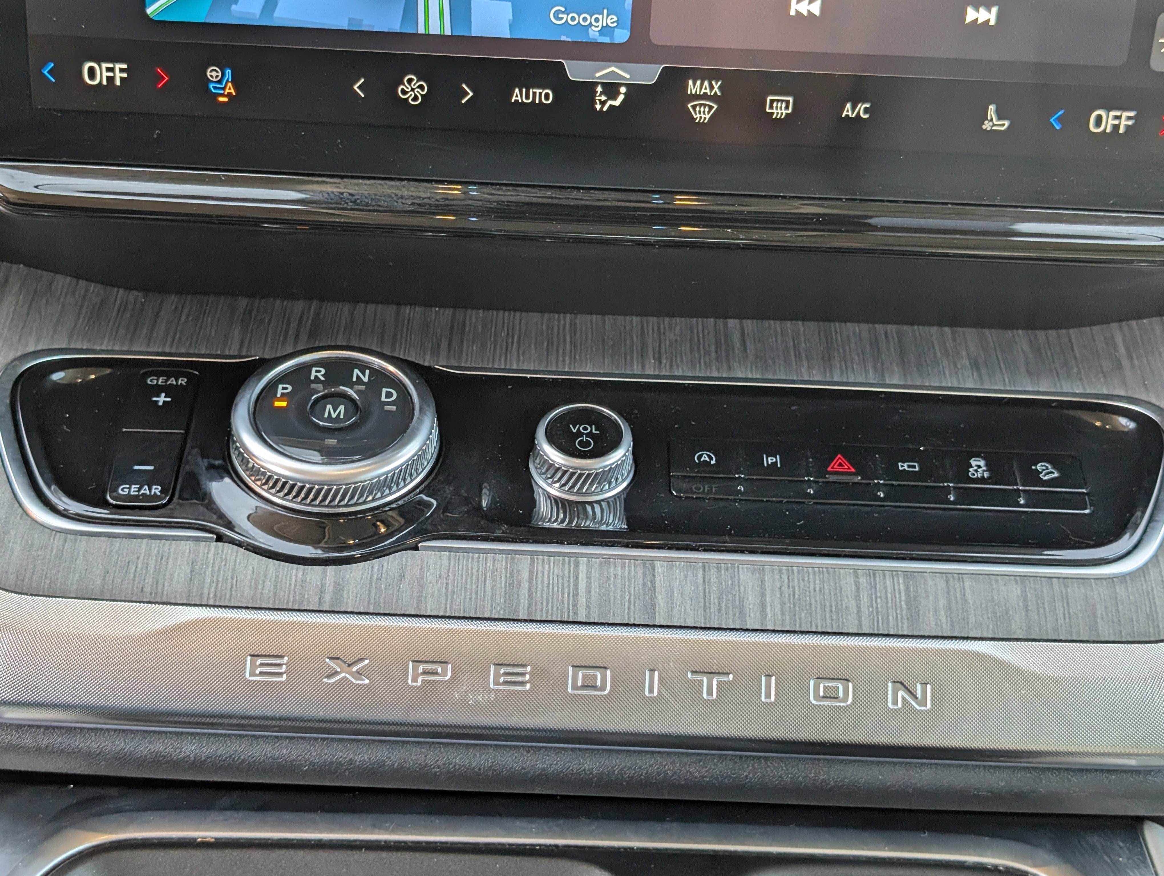 Certified 2025 Ford Expedition Platinum w/ Platinum Ultimate Package AWD/4WD image 35