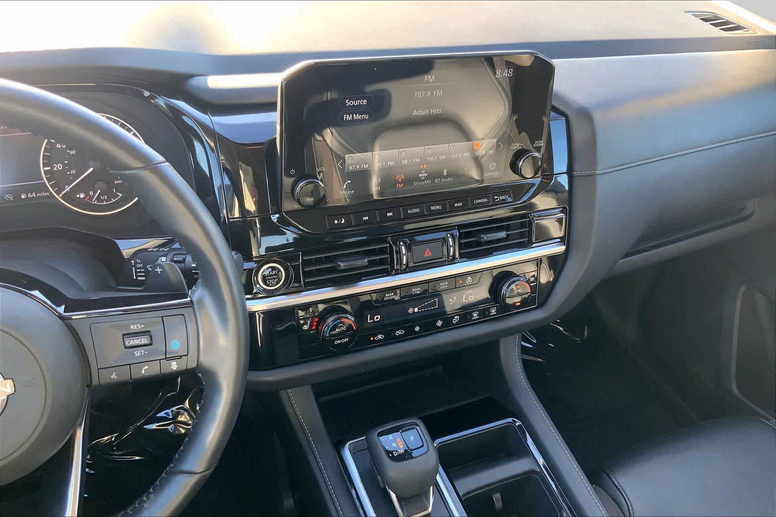 Used 2023 Nissan Pathfinder SL w/ SL Premium Package FWD image 7