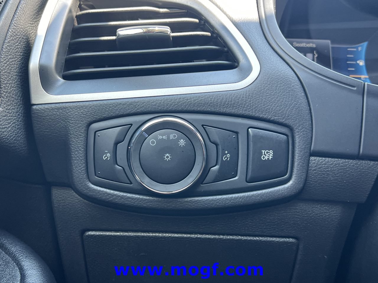 Certified 2024 Ford Edge SEL AWD/4WD image 16