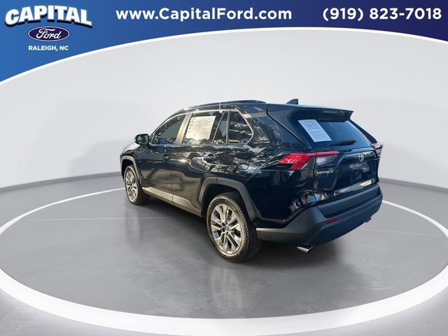 Used 2022 Toyota RAV4 XLE Premium image 4