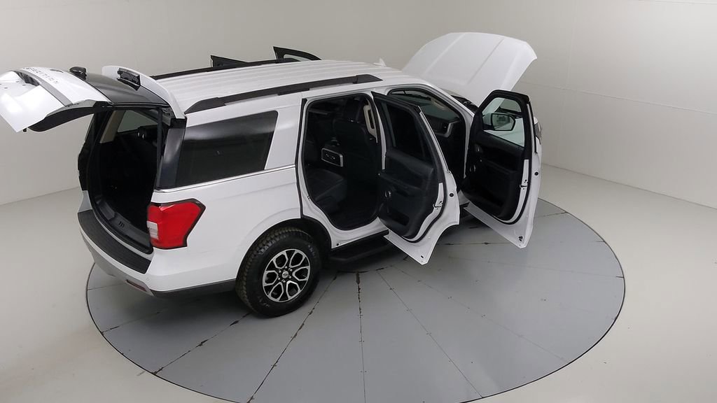 Certified 2024 Ford Expedition XLT image 52