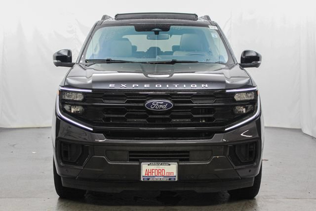 Certified 2025 Ford Expedition Active AWD/4WD image 3
