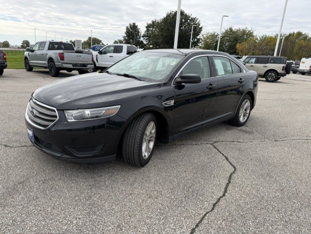 Certified 2018 Ford Taurus SE FWD image 3