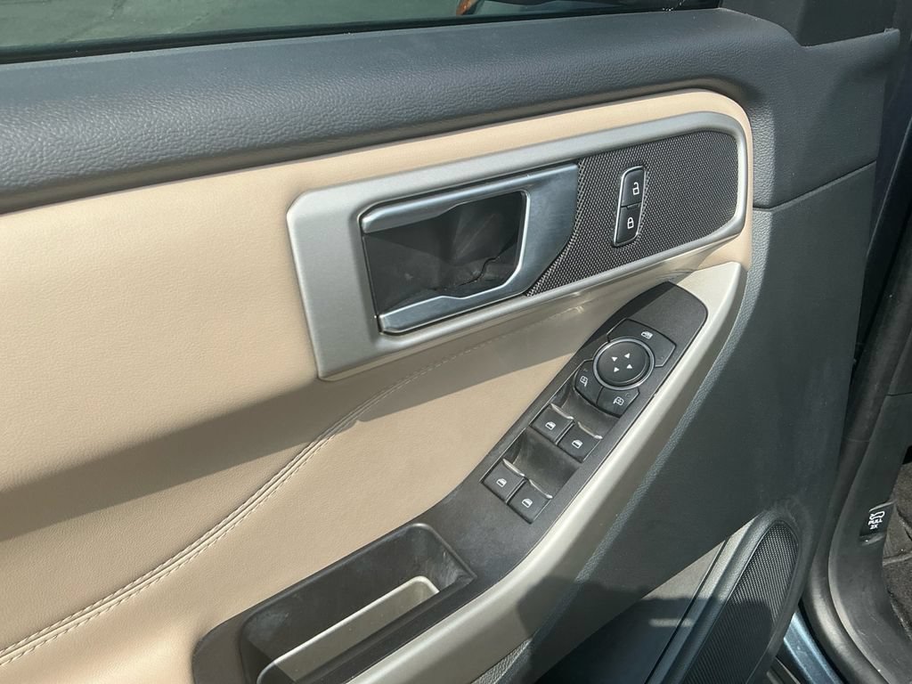 Certified 2023 Ford Explorer XLT RWD image 16