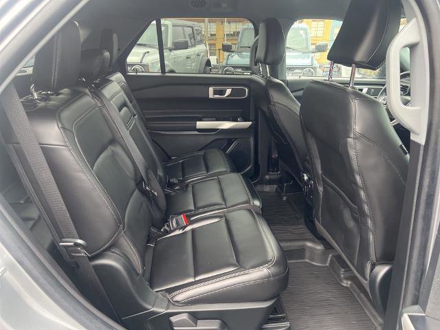 Certified 2021 Ford Explorer XLT w/ Equipment Group 202A image 16