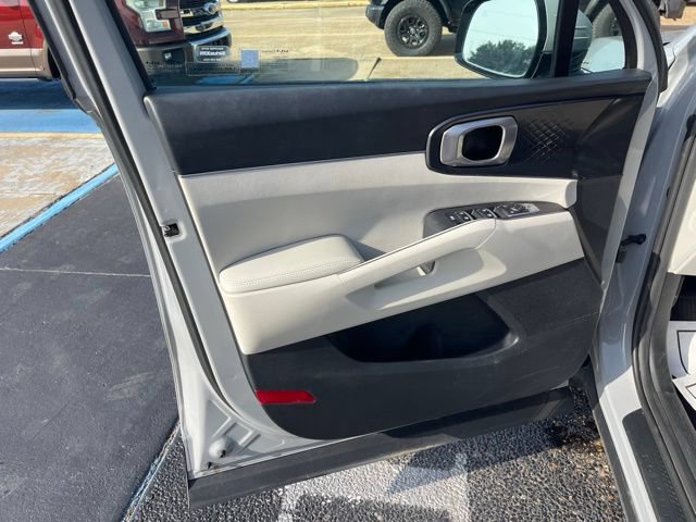 Used 2025 Kia Sorento S w/ Panoramic Sunroof Package FWD image 13
