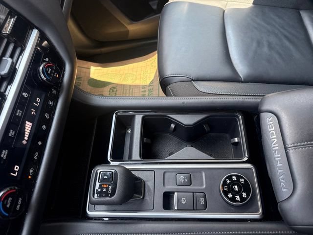 Used 2025 Nissan Pathfinder SL AWD/4WD image 25