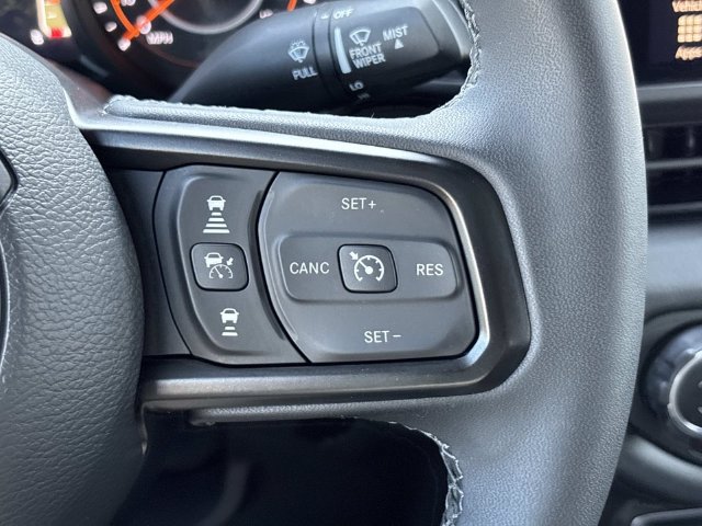 Used 2025 Jeep Gladiator Rubicon w/ Safety Group AWD/4WD image 29