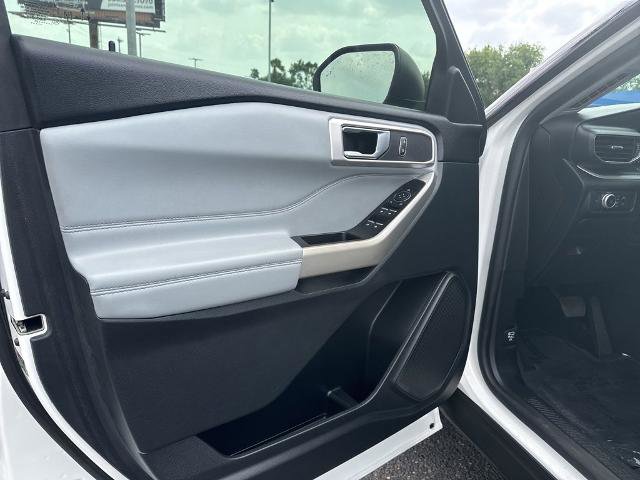Certified 2021 Ford Explorer XLT w/ Equipment Group 202A RWD image 15