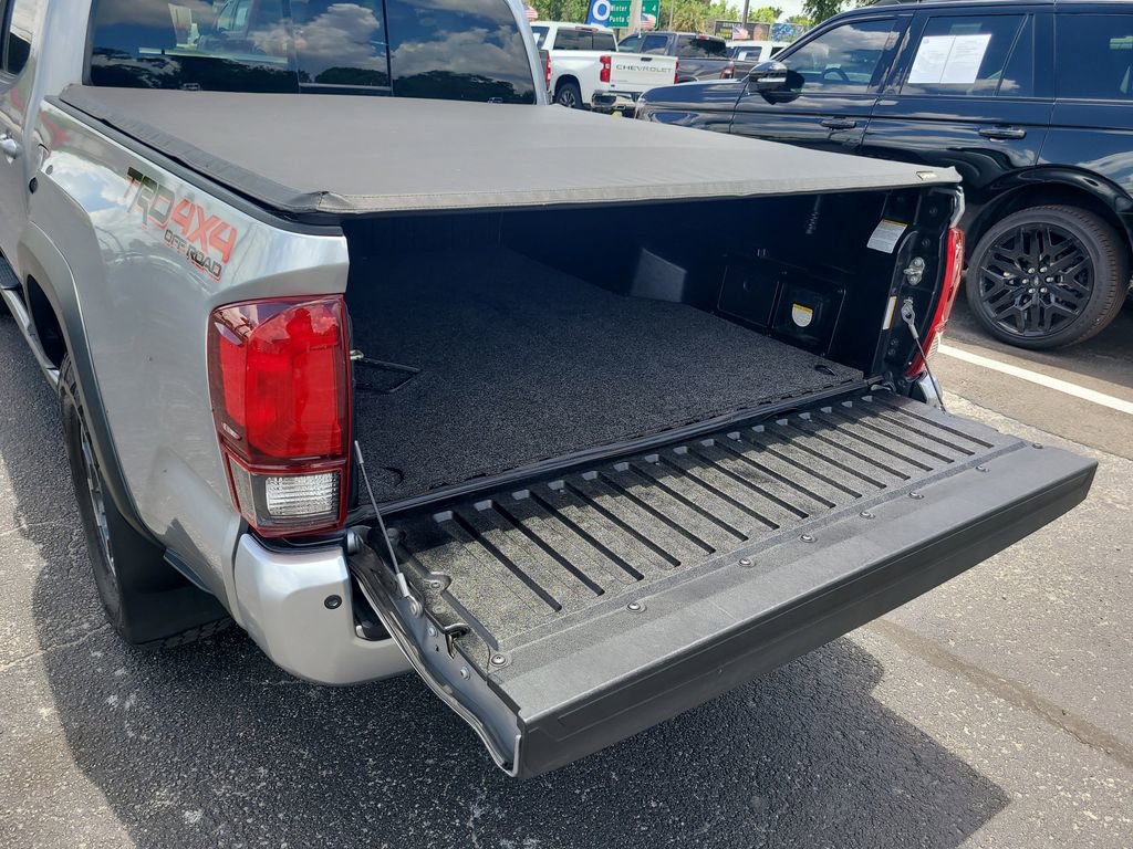 Used 2019 Toyota Tacoma TRD Off-Road AWD/4WD image 8