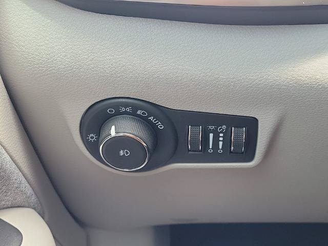Used 2022 Jeep Compass Latitude w/ Convenience Group FWD image 25
