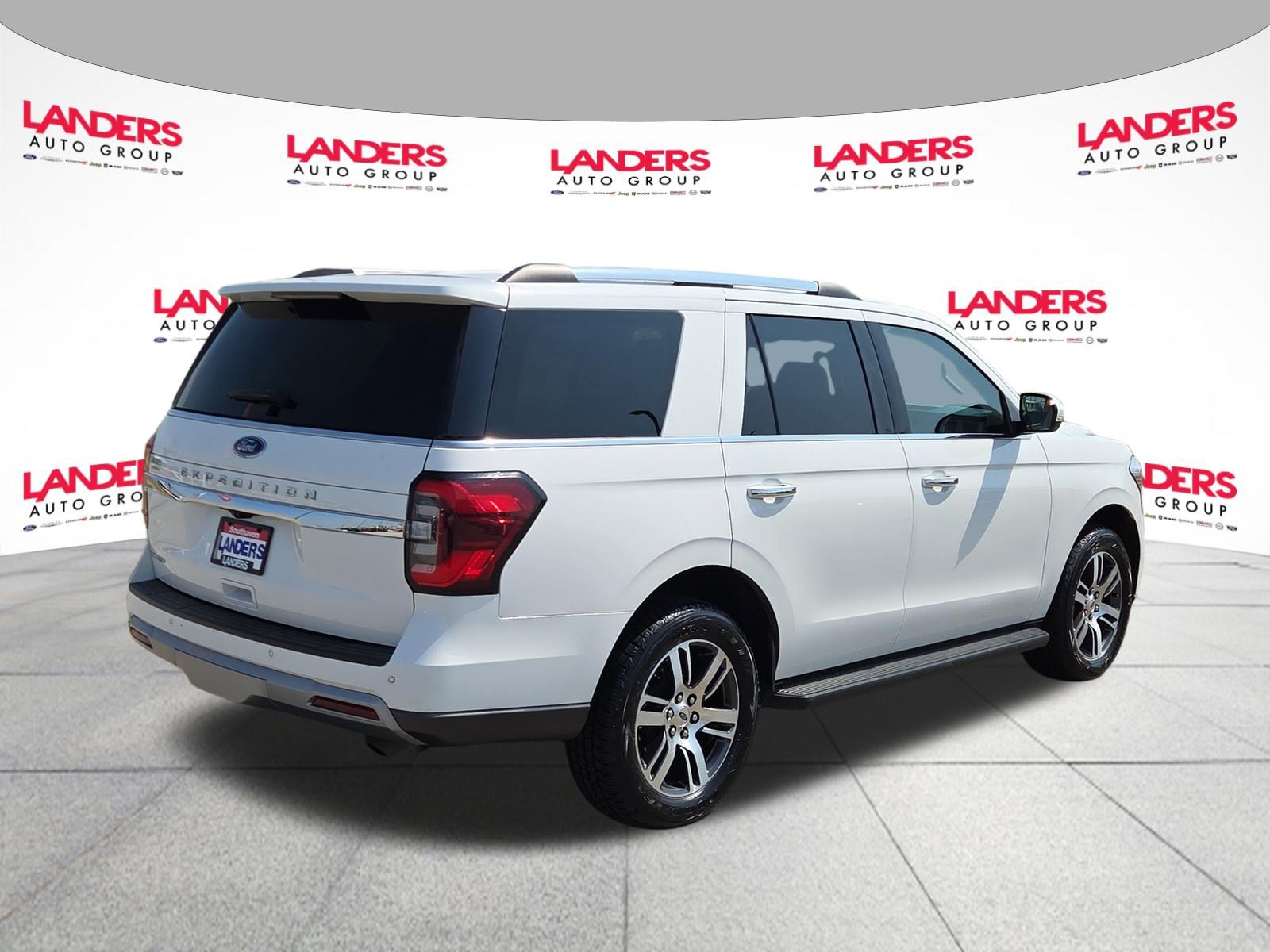 Certified 2024 Ford Expedition Limited RWD image 3