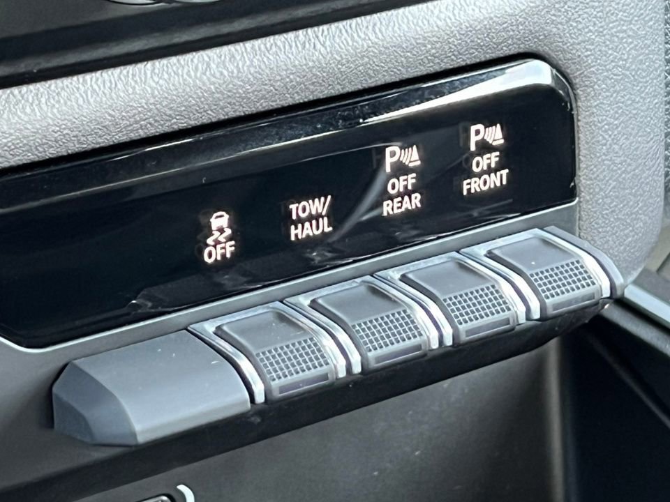 Used 2023 RAM 1500 Big Horn image 32