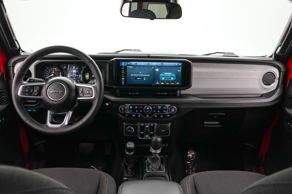Used 2025 Jeep Wrangler Unlimited Sahara w/ Safety Group AWD/4WD image 15