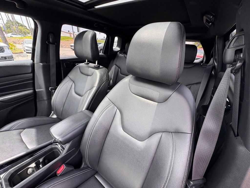 Used 2024 Jeep Compass Limited w/ High Altitude Package AWD/4WD image 19