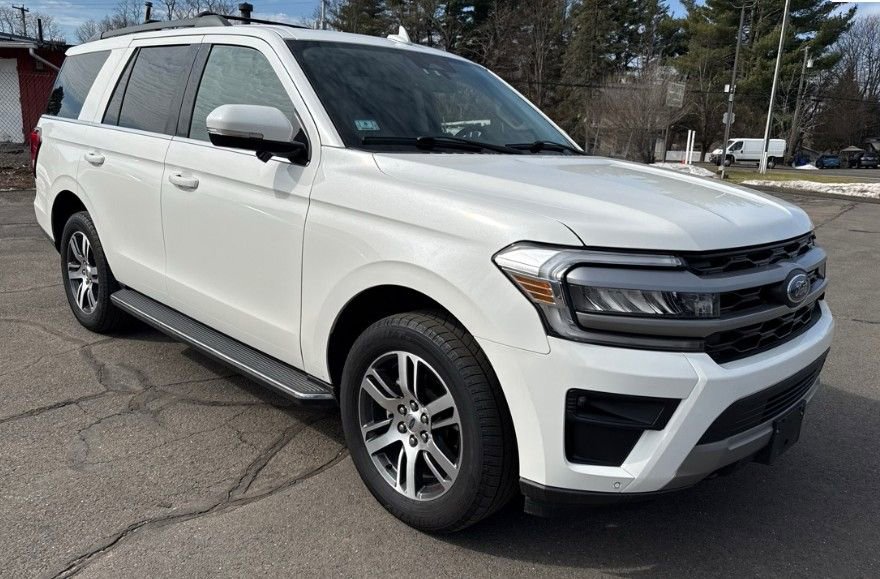 Certified 2022 Ford Expedition XLT image 2