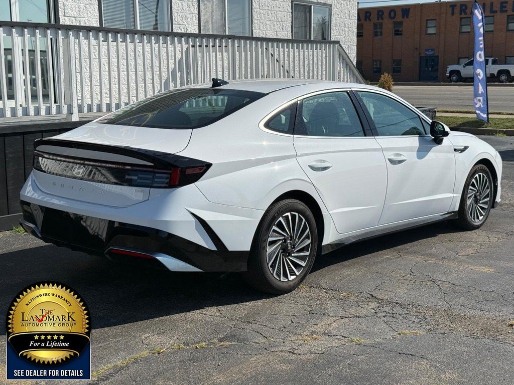Used 2025 Hyundai Sonata SEL FWD image 5