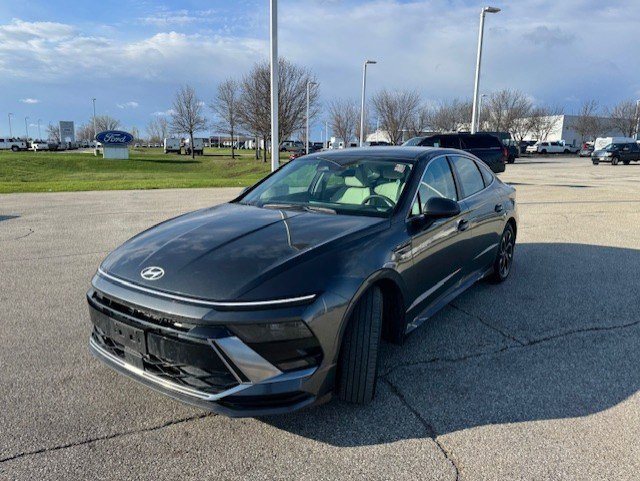Used 2025 Hyundai Sonata SEL FWD image 3