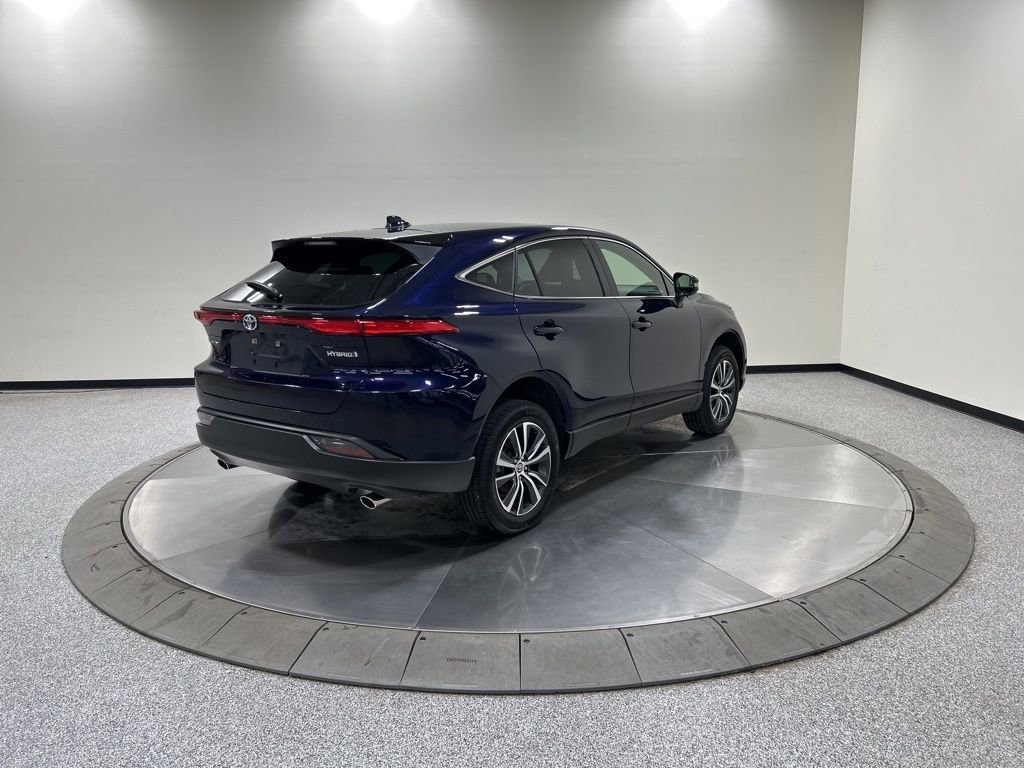 Used 2022 Toyota Venza LE image 6