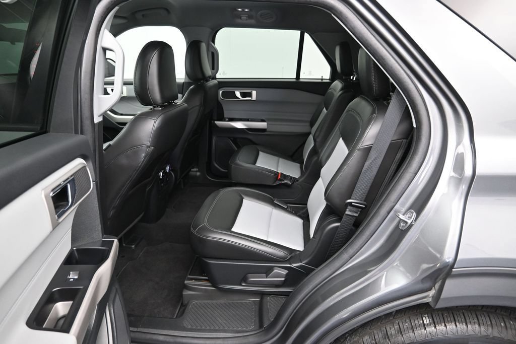 Certified 2023 Ford Explorer XLT w/ Equipment Group 202A RWD image 23