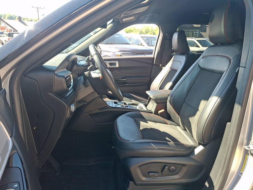 Certified 2023 Ford Explorer ST-Line AWD/4WD image 15