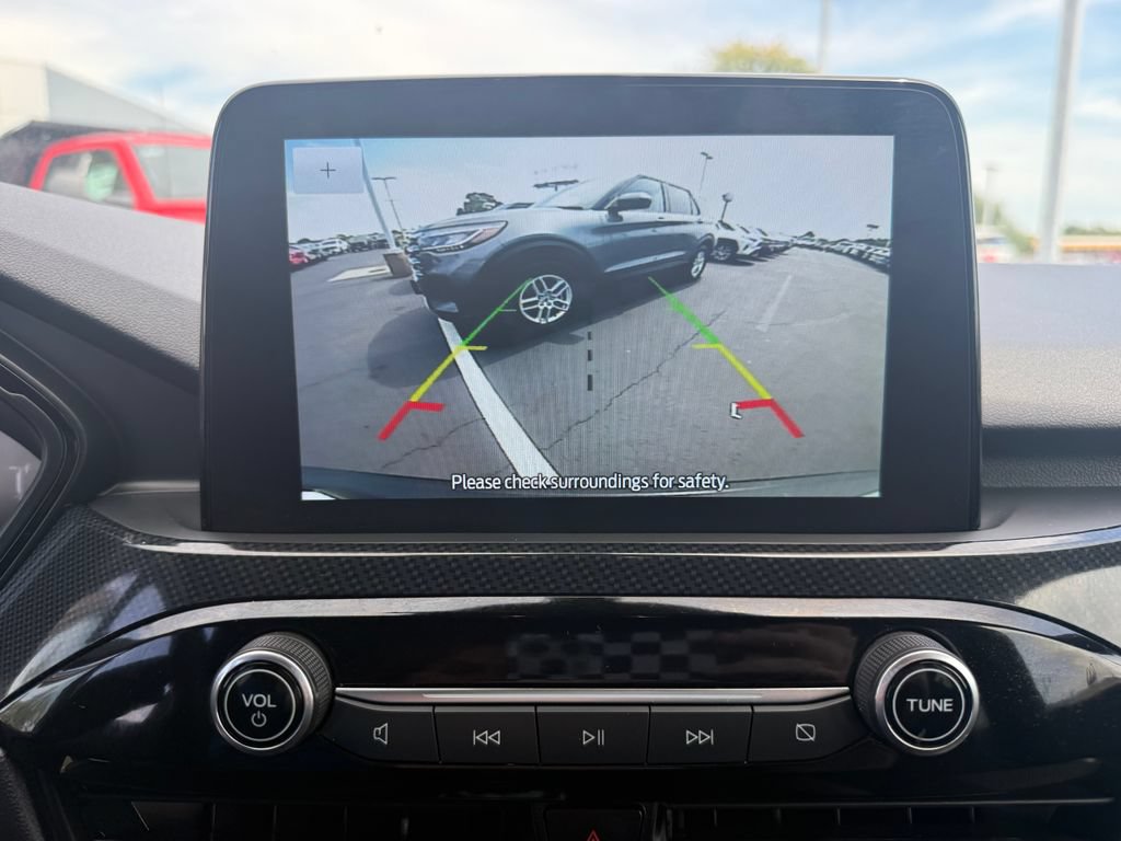 Certified 2025 Ford Escape ST-Line Select AWD/4WD image 28