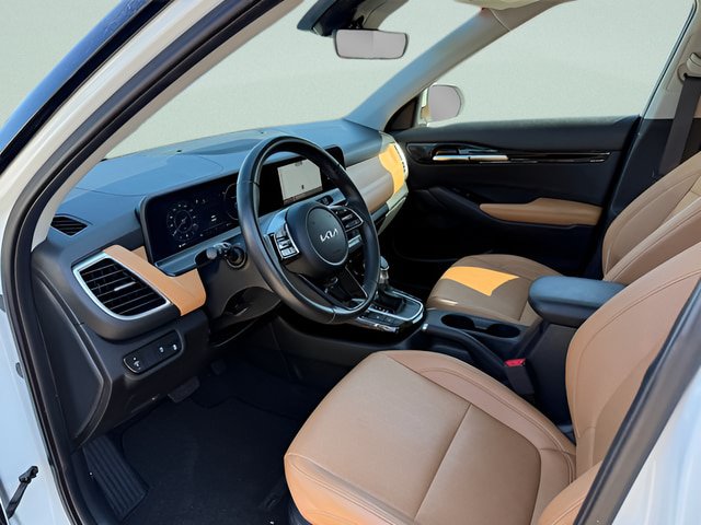 Used 2024 Kia Seltos EX AWD/4WD image 4