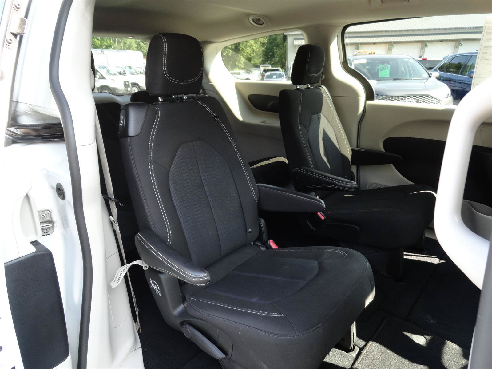 Used 2023 Chrysler Voyager LX FWD image 19