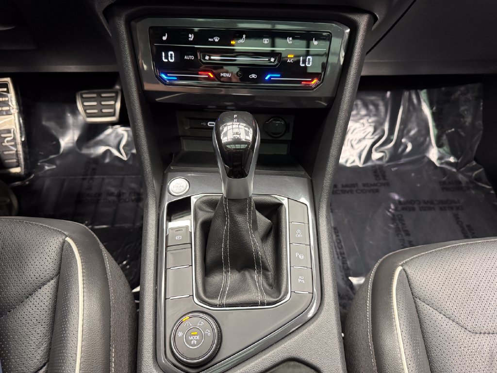 Used 2024 Volkswagen Tiguan SEL R-Line AWD/4WD image 20