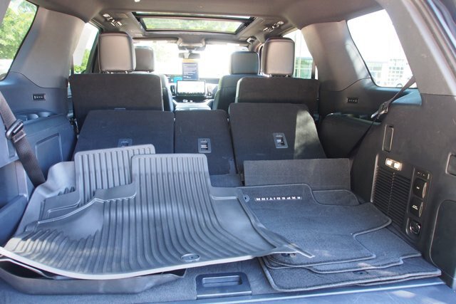 Certified 2025 Ford Expedition Platinum w/ Stealth Performance Package AWD/4WD image 18