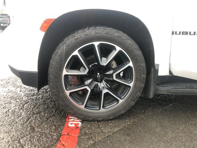 Used 2021 Chevrolet Suburban RST w/ Luxury Package image 28