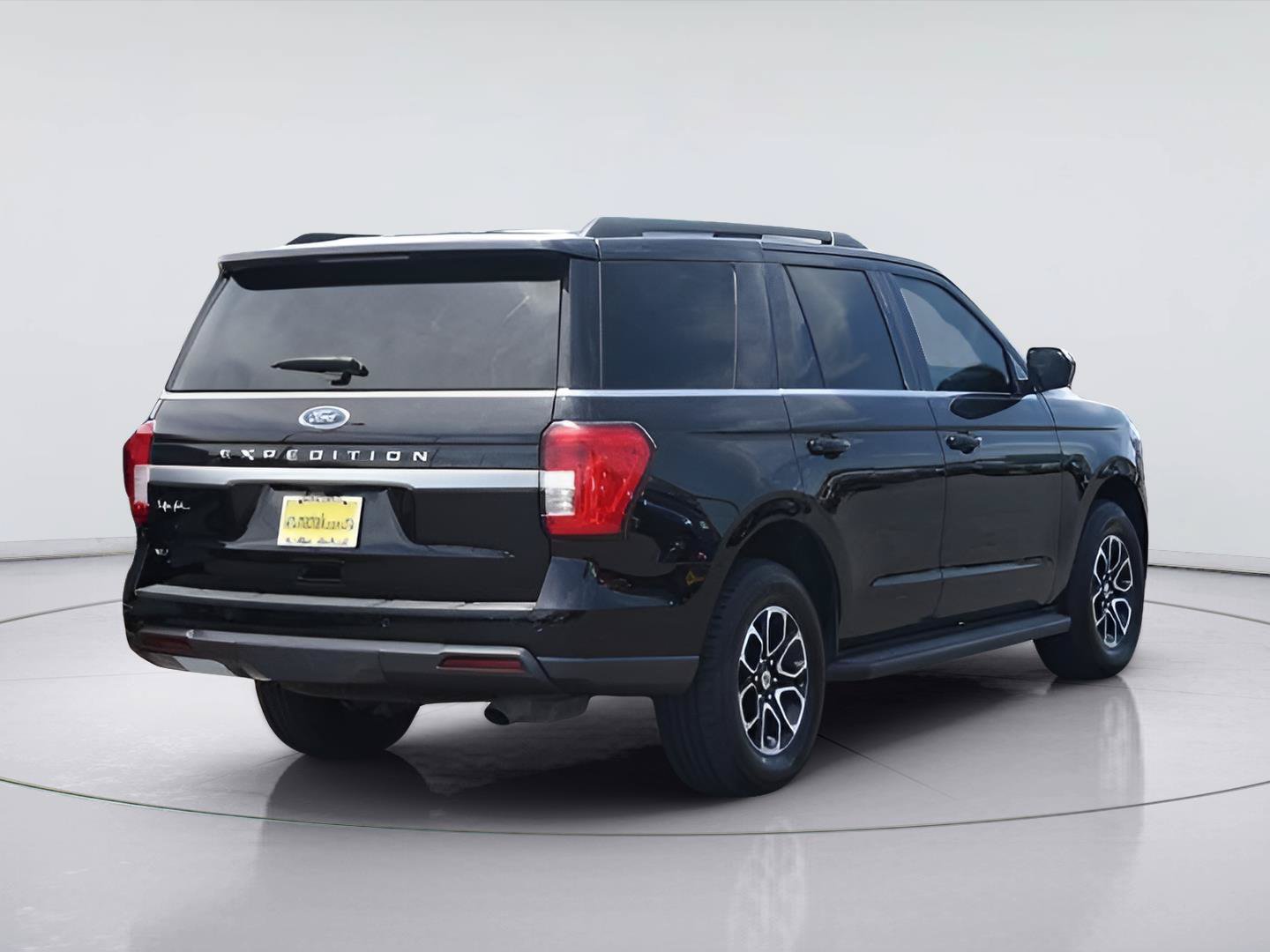 Certified 2023 Ford Expedition XLT RWD image 6