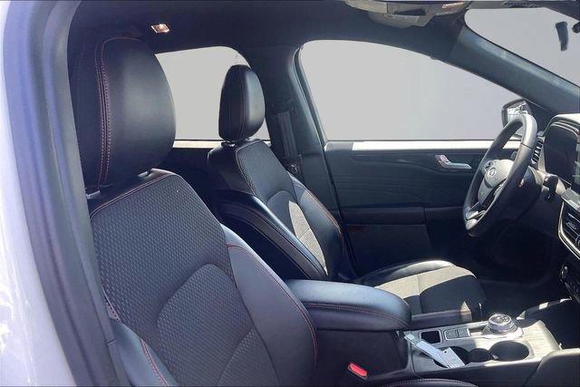 Certified 2024 Ford Escape ST-Line w/ Tech Pack #1 FWD image 9