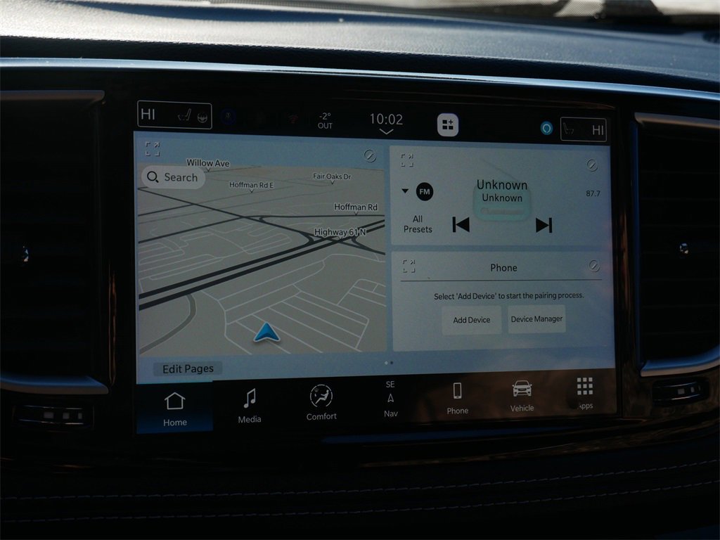 Used 2024 Chrysler Pacifica Limited w/ Uconnect Theater Family Group image 22