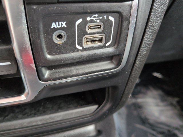 Used 2020 Jeep Wrangler Unlimited Sahara AWD/4WD image 21