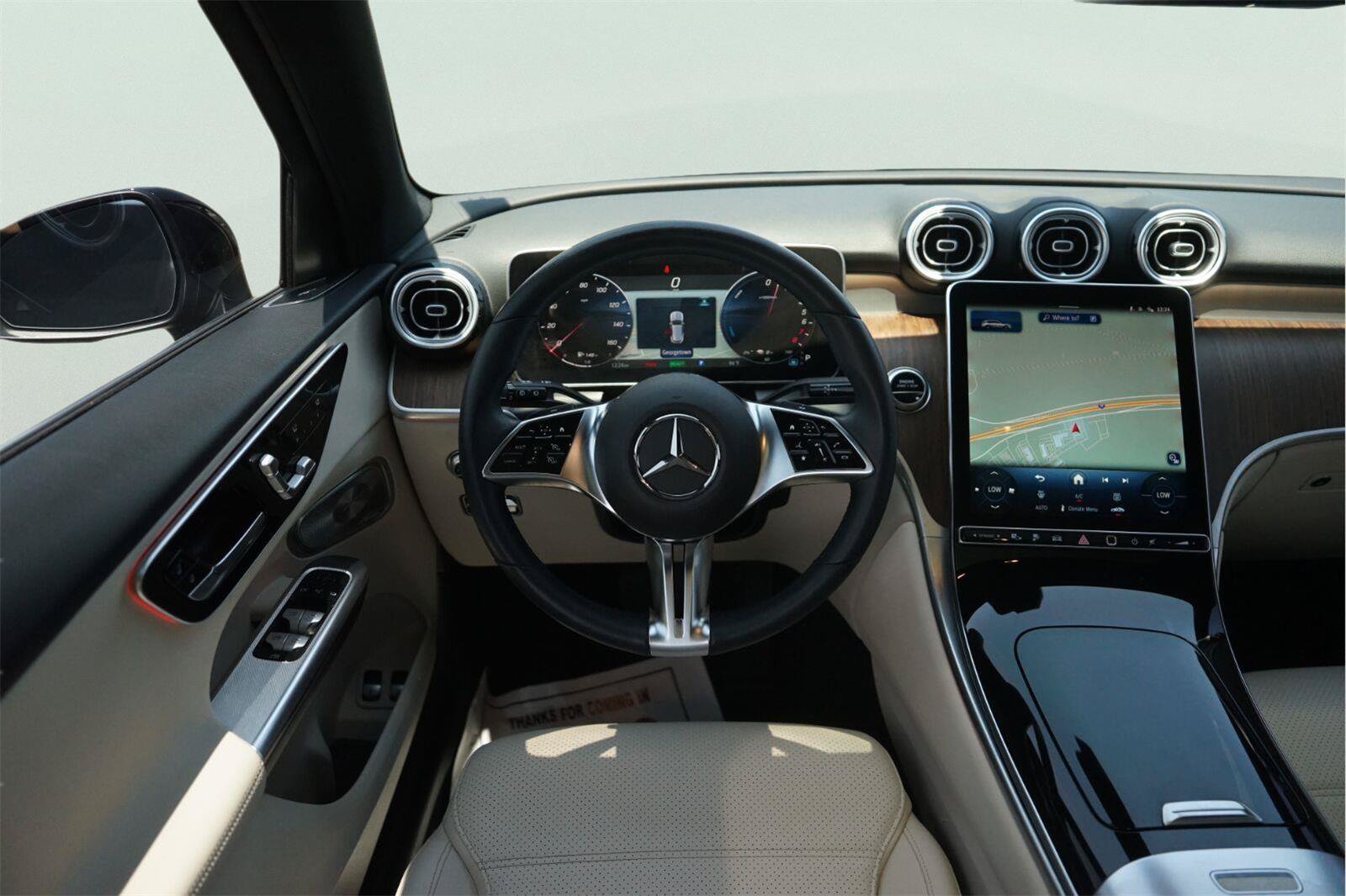Used 2025 Mercedes-Benz GLC 350e 4MATIC image 22