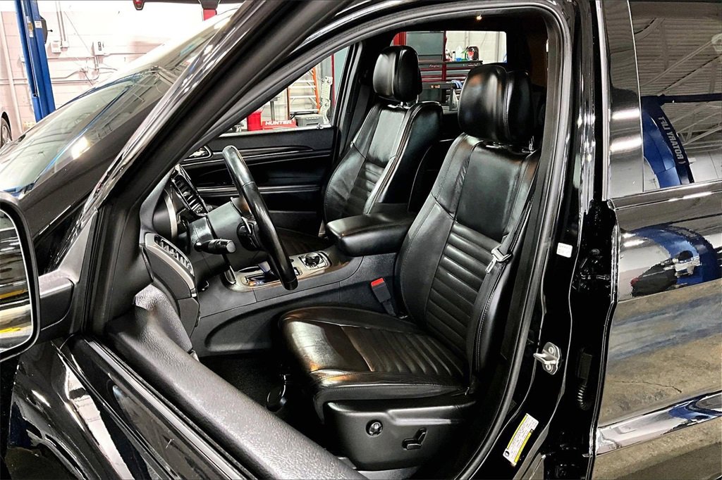 Used 2020 Jeep Grand Cherokee Limited X image 24