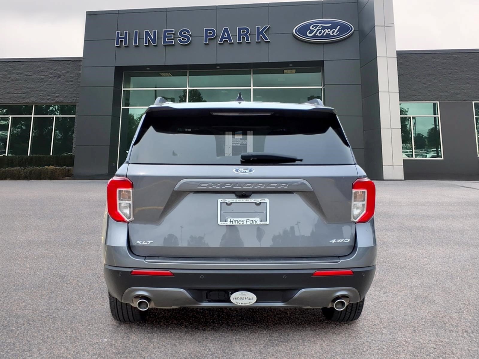 Certified 2024 Ford Explorer XLT w/ Equipment Group 202A AWD/4WD image 6