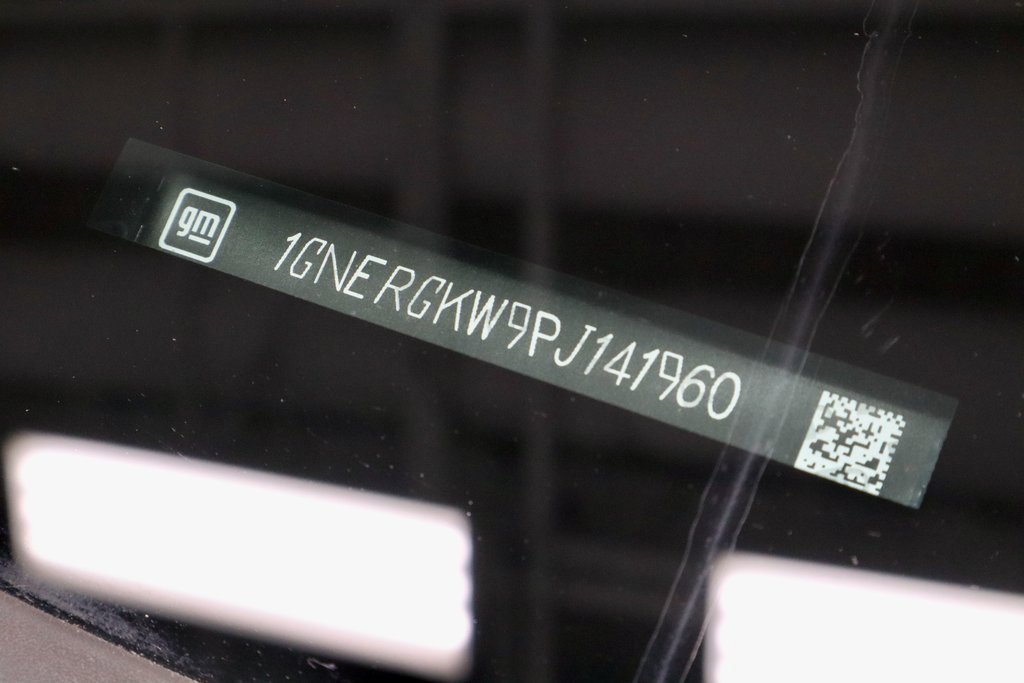 Used 2023 Chevrolet Traverse LT image 34