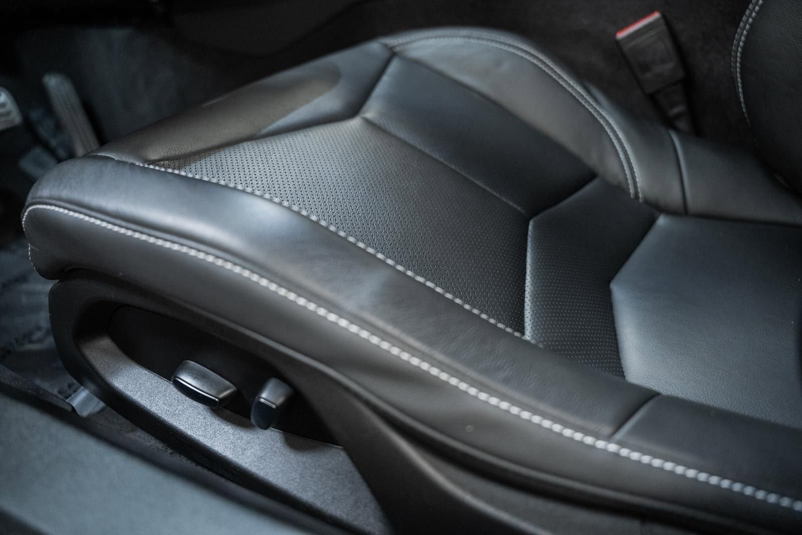 Used 2022 Chevrolet Corvette Stingray Coupe w/ 1LT image 39