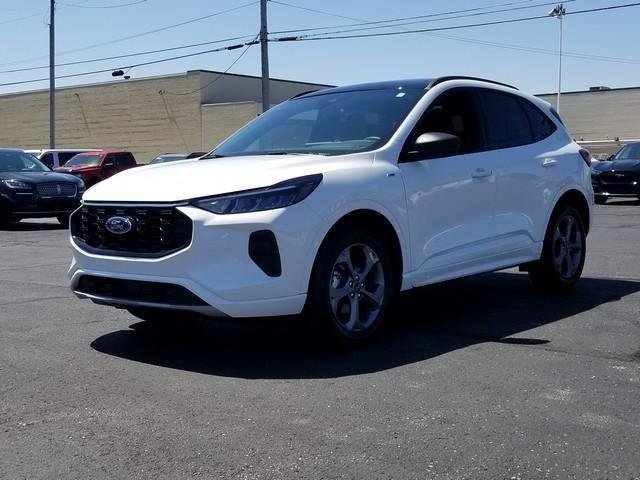 Certified 2023 Ford Escape ST-Line w/ Tech Pack #1 AWD/4WD image 3