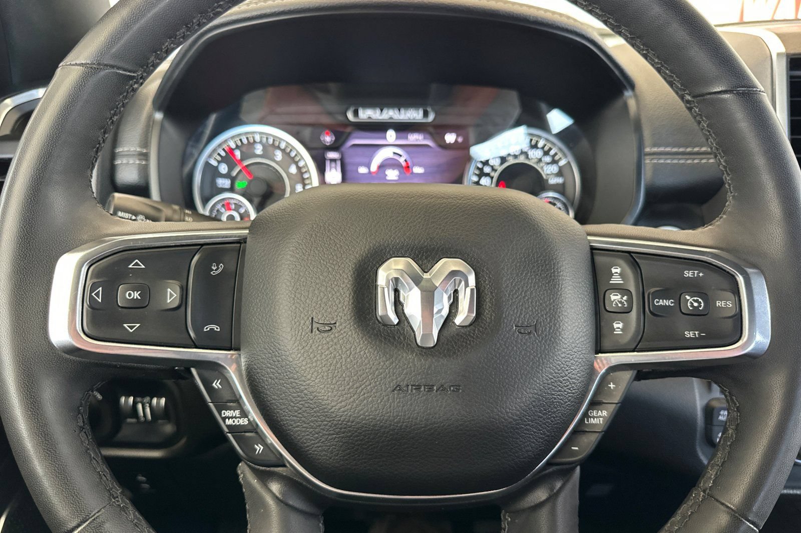 Used 2025 RAM 1500 Laramie AWD/4WD image 24