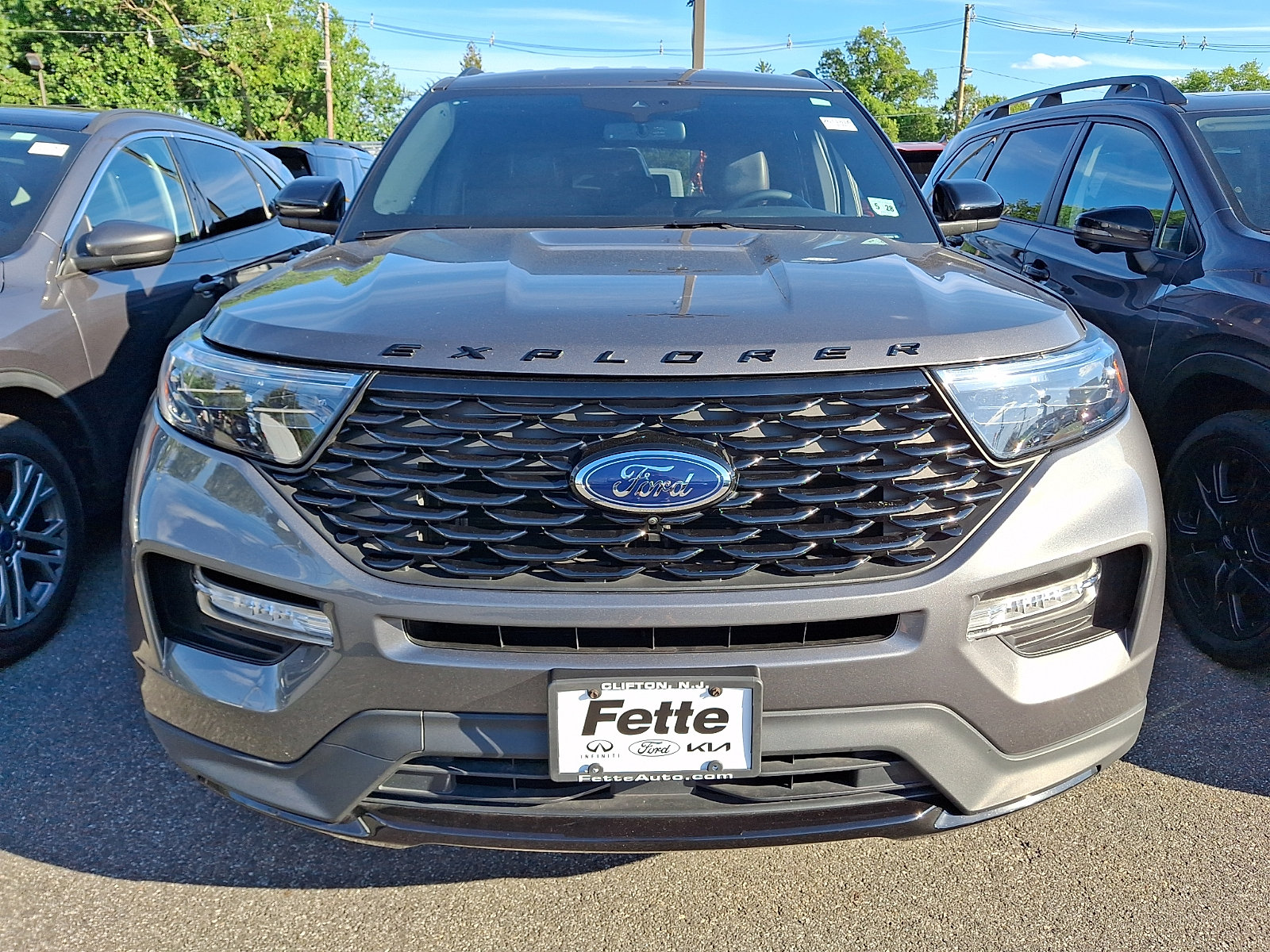 Certified 2023 Ford Explorer ST-Line AWD/4WD image 2