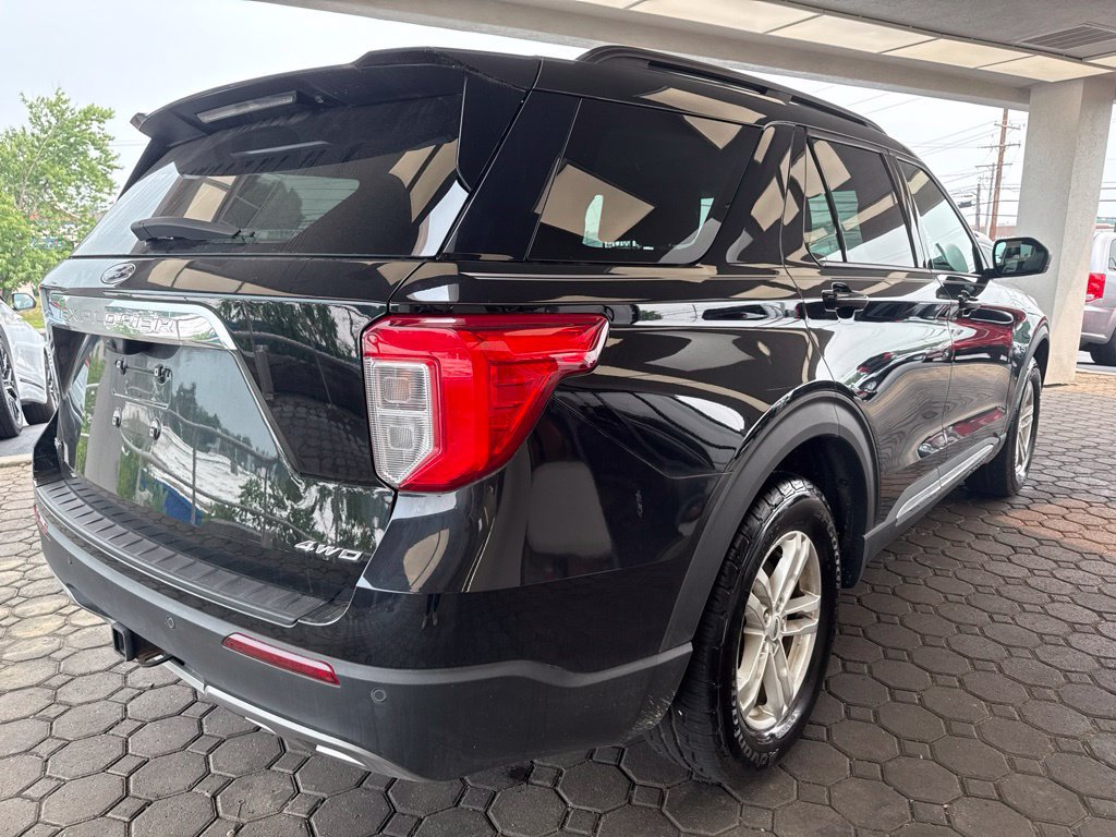 Certified 2023 Ford Explorer XLT w/ Equipment Group 202A AWD/4WD image 6