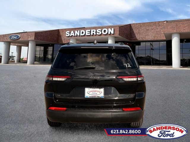 Used 2022 Jeep Grand Cherokee L Laredo RWD image 4
