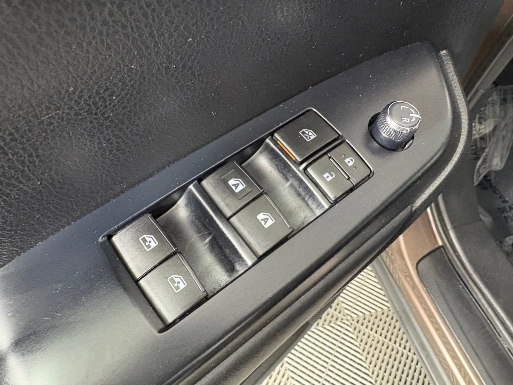 Used 2017 Toyota Highlander XLE image 13